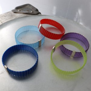 <img class='new_mark_img1' src='https://img.shop-pro.jp/img/new/icons13.gif' style='border:none;display:inline;margin:0px;padding:0px;width:auto;' />INES SOBREIRA  / silicone Bracelet(5color)