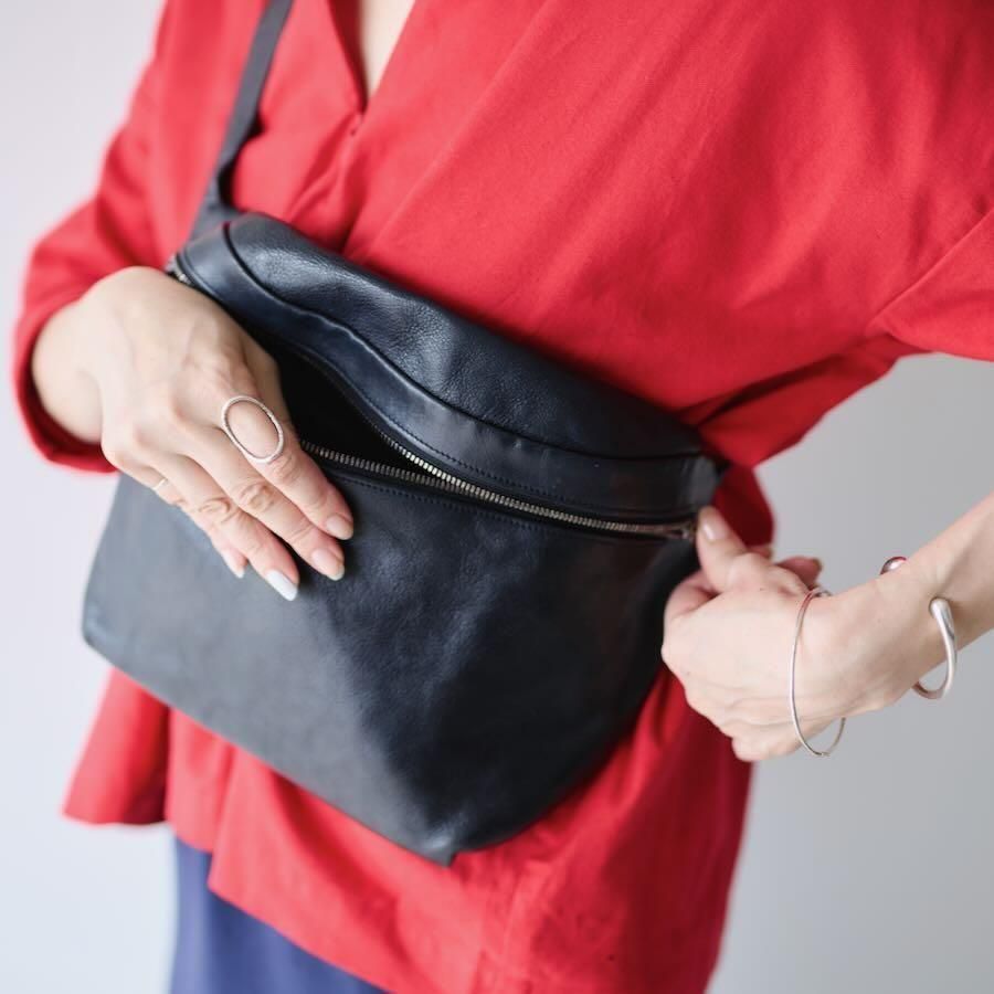 ViN Body Bag S　革　レザー　バッグ　ヴィン ViN Body Bag S