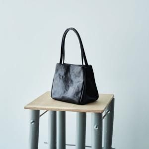 <img class='new_mark_img1' src='https://img.shop-pro.jp/img/new/icons13.gif' style='border:none;display:inline;margin:0px;padding:0px;width:auto;' /> ViN / Cube Bag S