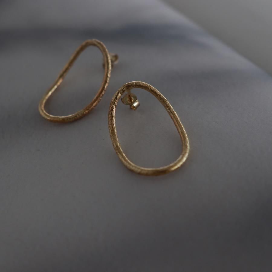 KANOE カノエジュエリー ユーカリ・ポポラスのピアス ゴールド色