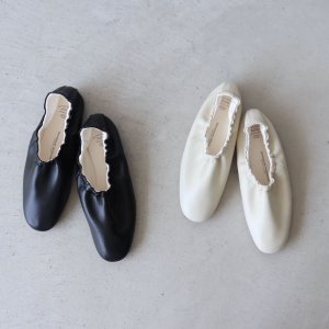 <img class='new_mark_img1' src='https://img.shop-pro.jp/img/new/icons13.gif' style='border:none;display:inline;margin:0px;padding:0px;width:auto;' />BEAUTIFUL SHOES / BALLET SHOES(2color)