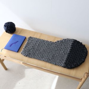 <img class='new_mark_img1' src='https://img.shop-pro.jp/img/new/icons13.gif' style='border:none;display:inline;margin:0px;padding:0px;width:auto;' />atelierrei / REUSED TEXTILE RUG Fr-27