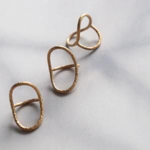 <img class='new_mark_img1' src='https://img.shop-pro.jp/img/new/icons13.gif' style='border:none;display:inline;margin:0px;padding:0px;width:auto;' />Jona / yubiwa ring 30mm gold
