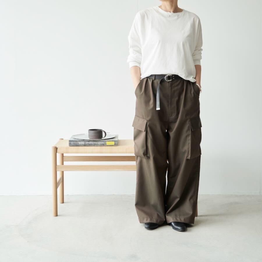 Dhal オリーブグリーン カーゴパンツ ワイドレッグ　Tamamushi Dhal（ダル）Tamamushi Cargo Pants