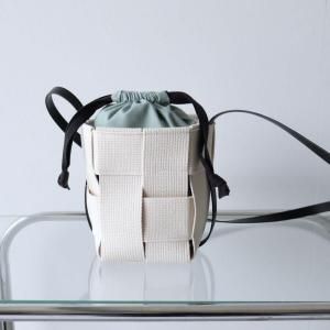 <img class='new_mark_img1' src='https://img.shop-pro.jp/img/new/icons13.gif' style='border:none;display:inline;margin:0px;padding:0px;width:auto;' />_Fot / cube basket bag