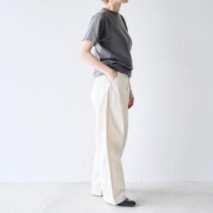 <img class='new_mark_img1' src='https://img.shop-pro.jp/img/new/icons13.gif' style='border:none;display:inline;margin:0px;padding:0px;width:auto;' />ordinary fits / BELL PANTS ECR