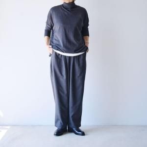 <img class='new_mark_img1' src='https://img.shop-pro.jp/img/new/icons13.gif' style='border:none;display:inline;margin:0px;padding:0px;width:auto;' />maison de soil / WORSTED SERGE 2TUCK TAPERED EASY PANTS(3color)