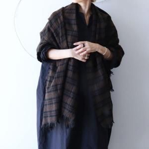 <img class='new_mark_img1' src='https://img.shop-pro.jp/img/new/icons13.gif' style='border:none;display:inline;margin:0px;padding:0px;width:auto;' /> LOCALLY / check stole 2025
