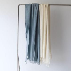 <img class='new_mark_img1' src='https://img.shop-pro.jp/img/new/icons13.gif' style='border:none;display:inline;margin:0px;padding:0px;width:auto;' />CHAHAT / hand woven india shawl(2color)