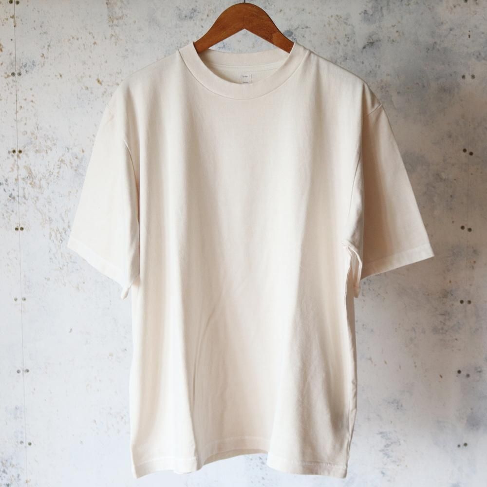 <img class='new_mark_img1' src='https://img.shop-pro.jp/img/new/icons20.gif' style='border:none;display:inline;margin:0px;padding:0px;width:auto;' />[30%OFF]  blurhmsROOTSTOCK  Hollow yarn Plain Tee (2 COLORS)