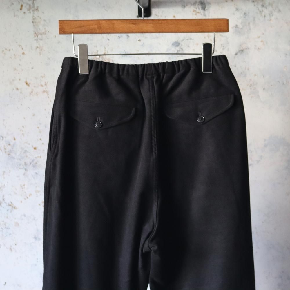 COMOLI モールスキン ニータックパンツ(Black) - DIMPLE