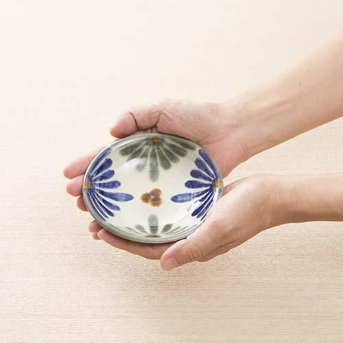 新品⭐︎沖縄　やちむん　ポット　菊紋　グリーン　白　白地 新品⭐︎沖縄 やちむん ポット 菊紋 グリーン 白 白地