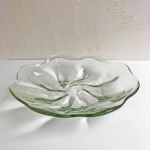 琉球ガラス glass32 うず皿大（クリア） - やちむん・琉球ガラスなどの移住雑貨「ニライカナイ自由が丘」｜東京・目黒区・やちむん通販・オンライン