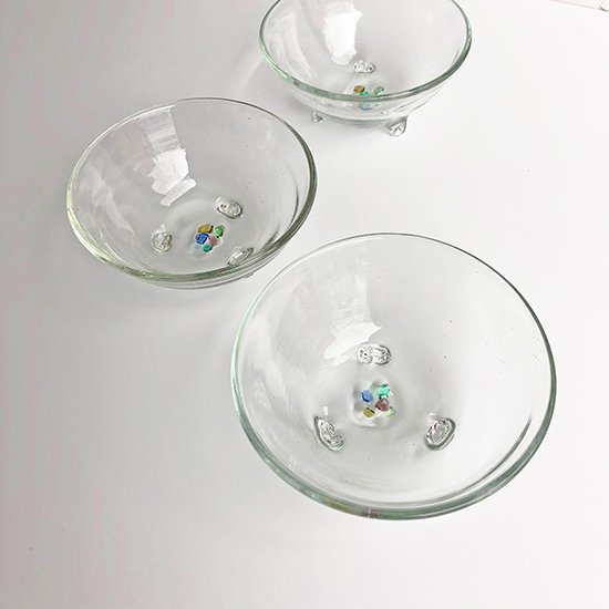 琉球ガラス glass32 三ツ足小鉢カレット - やちむん・琉球ガラスなどの 