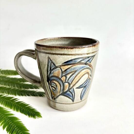 やちむん 陶芸城 魚紋マグ - やちむん・琉球ガラスなどの移住雑貨