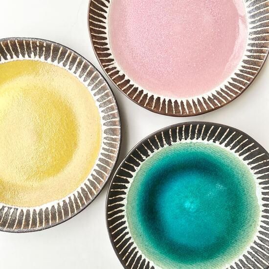 やちむん 眞正陶房 7寸皿（マカロン） - やちむん・琉球ガラスなどの