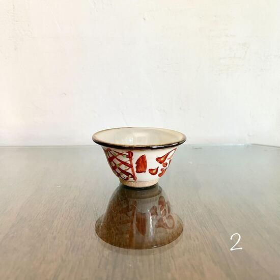 【やちむん】ぐい呑み 沖縄の器・やちむん・壺屋焼】 國場陶芸 赤絵 ぐい呑み a | 沖縄