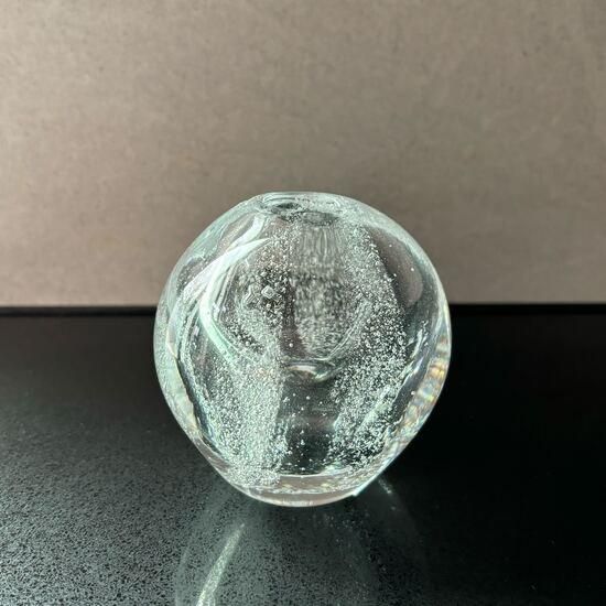 さざ波硝子店 球体一輪挿し（L） - やちむん・琉球ガラスなどの