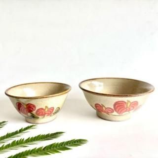 <img class='new_mark_img1' src='https://img.shop-pro.jp/img/new/icons5.gif' style='border:none;display:inline;margin:0px;padding:0px;width:auto;' />やちむん 陶工房波久 大小マカイ(アンスリウム)