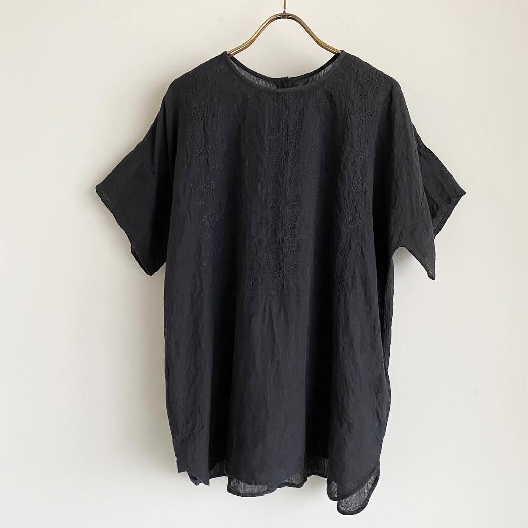 メゾンドソイル 半袖ブラウス 刺繍 エンブロイダリー バックボタン px1 8/8「maison de soil」エンブロイダリー半袖ブラウス - Daja