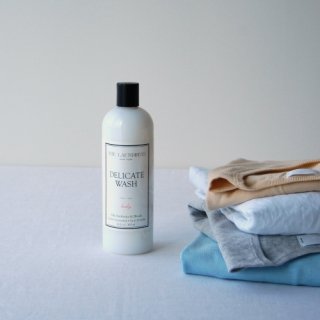 <img class='new_mark_img1' src='https://img.shop-pro.jp/img/new/icons27.gif' style='border:none;display:inline;margin:0px;padding:0px;width:auto;' />THE LAUNDRESS<br>デリケート ウォッシュ 475ml