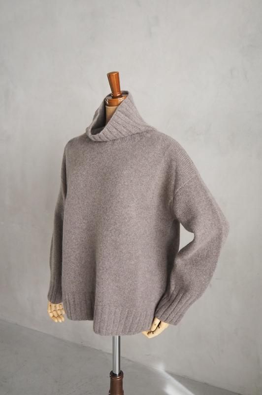 Tara Mills | カシミヤ オフタートルニット - Daja オンラインストア