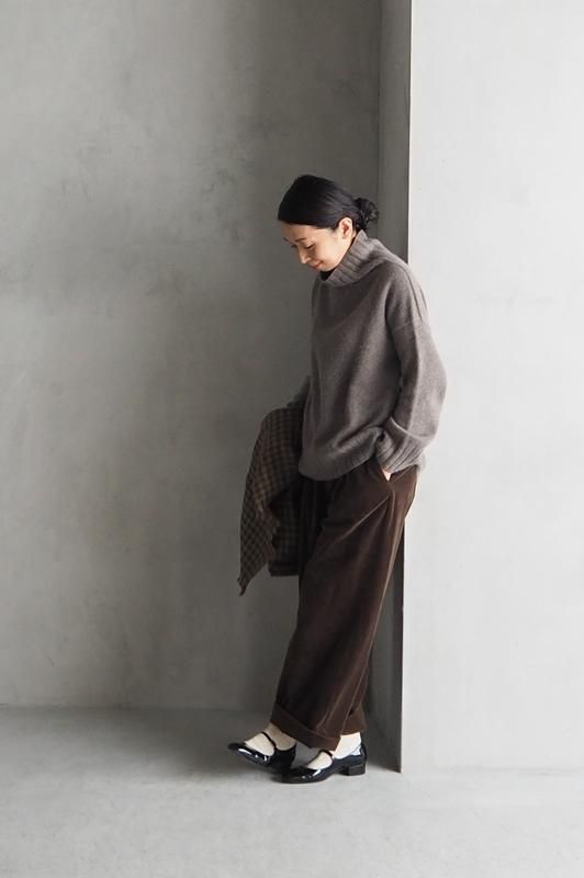 Tara Mills | カシミヤ オフタートルニット - Daja オンラインストア