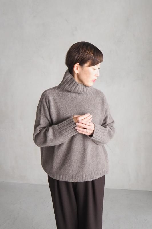Tara Mills カシミヤ オフタートルネックニット Tara Mills | カシミヤ オフタートルニット - Daja オンラインストア