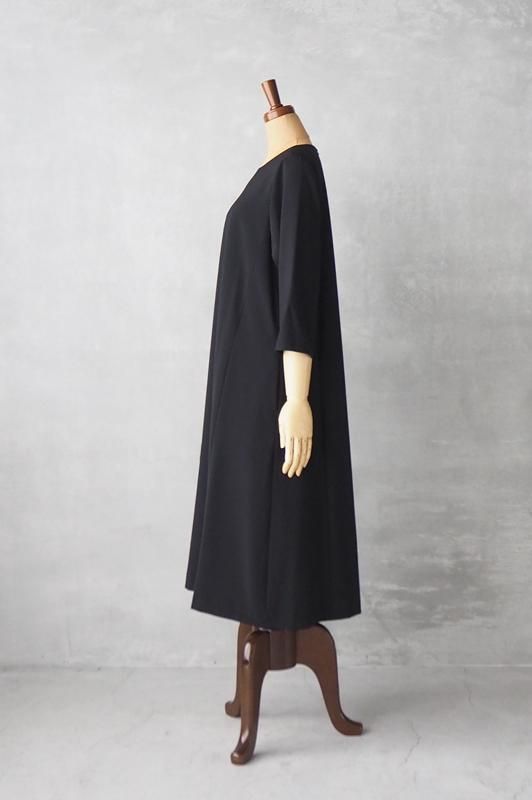 Crespi | ブラックフォーマル ワンピース 〈DRAPE〉 - Daja オンライン