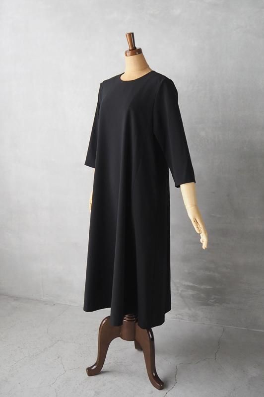 Crespi ブラックフォーマル ワンピースDRAPE 新品未使用品 40 Crespi | ブラックフォーマル ワンピース 〈DRAPE〉 - Daja