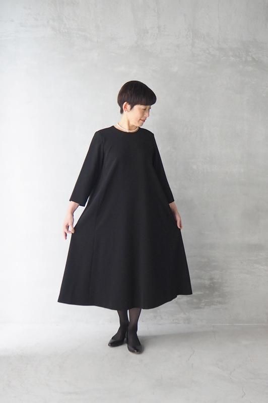 Crespi ブラックフォーマル ワンピースDRAPE 新品未使用品 40 Crespi | ブラックフォーマル ワンピース 〈DRAPE〉 - Daja オンライン