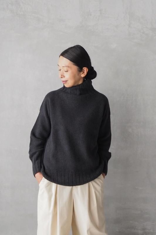 Tara Mills カシミヤ オフタートルネックニット Tara Mills | カシミヤ オフタートルニット - Daja オンラインストア