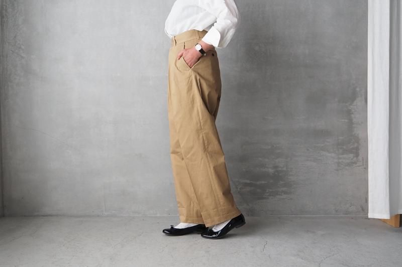 HAND ROOM WOMENS | ツータック チノトラウザーズ - Daja HAND ROOM WOMENS | ツータック チノトラウザーズ - Daja