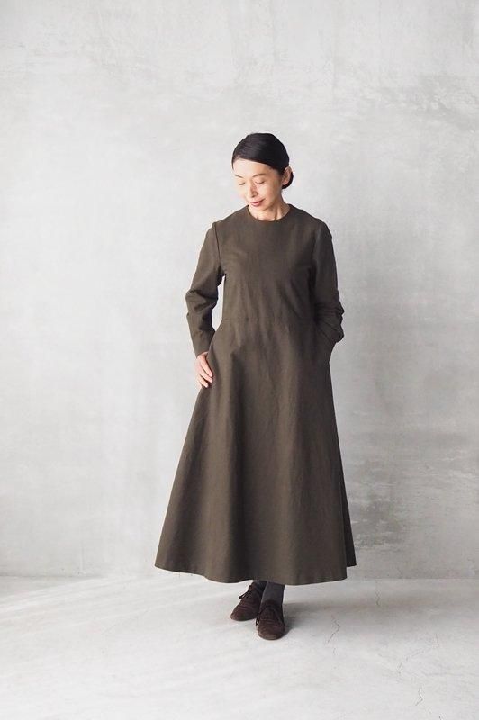 ハンドルーム　ワンピース　ダジャ　今季 HAND ROOM WOMENS | クラシックフロントワンピース（ネイビー