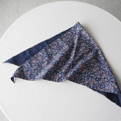 SOIL | フラワープリント トライアングルストール - Daja オンラインストア