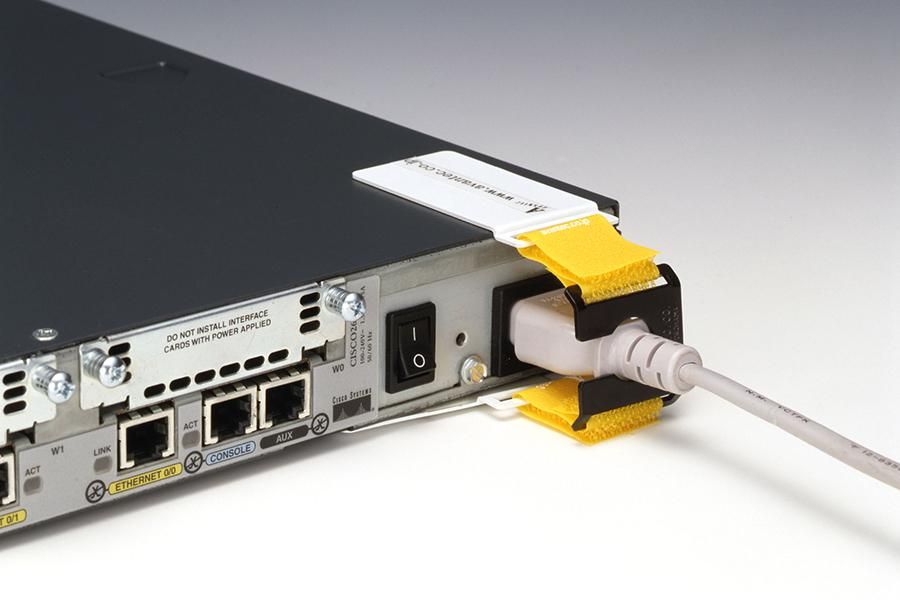 I/Oロック サーバー(縦型) | 電源プラグの抜け防止システム - UDATU I/Oロック サーバー(縦型) | 電源プラグの抜け防止システム - UDATU