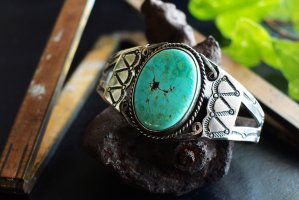 <img class='new_mark_img1' src='https://img.shop-pro.jp/img/new/icons5.gif' style='border:none;display:inline;margin:0px;padding:0px;width:auto;' />FredHarvey Style Turquoise Bracelet (VIJ13)