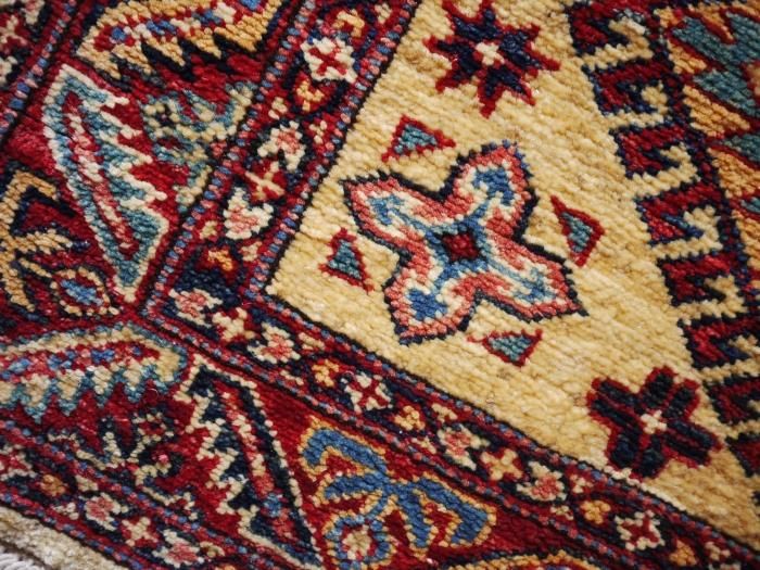 新しい絨毯 ヴィンテージラグ コーカサス地方 アゼルバイジャン