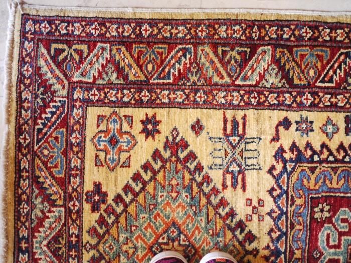 トライバルラグ　ヴィンテージラグ　コーカサス　アゼルバイジャン　クルド族　美品 新しい絨毯 ヴィンテージラグ コーカサス地方 アゼルバイジャン