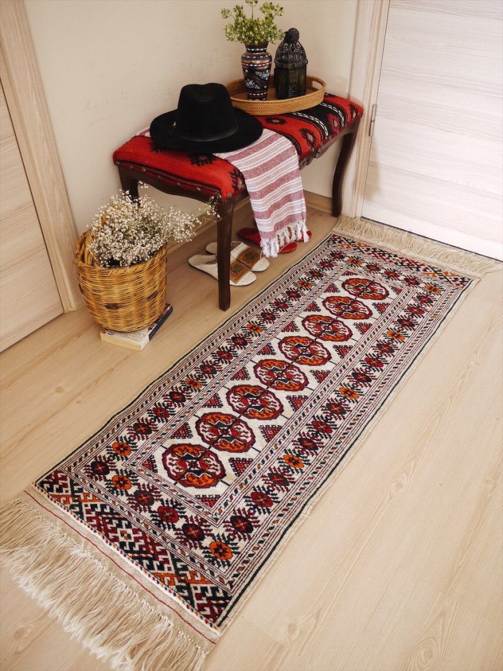 オールド絨毯 ヴィンテージラグ トライバルラグ トルクメン絨毯 ブハラ絨毯 小さいサイズ ミニラグ ミニランナー
