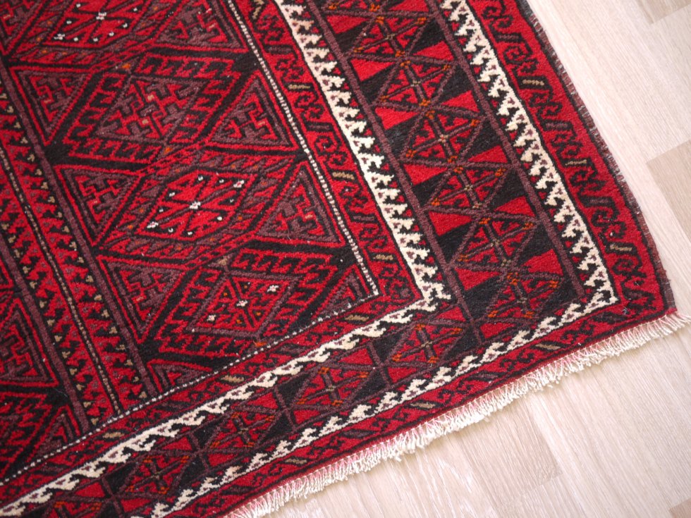 ペルシャ産ヴィンテージラグ ペルシャ絨毯 トルクメン バルーチラグ 