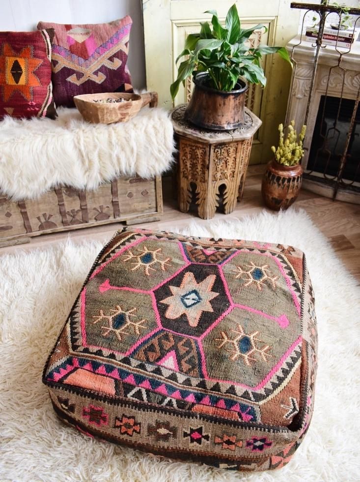 オールドキリムプフ Kilim Poufs カルスキリムプフ