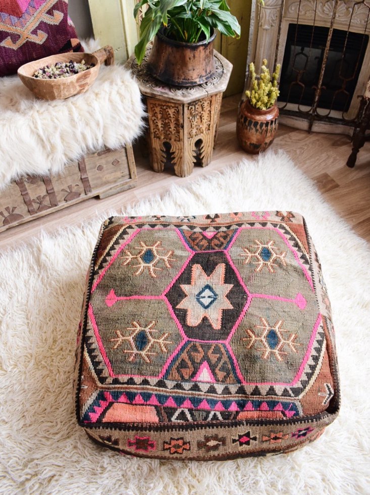 オールドキリムプフ Kilim Poufs カルスキリムプフ