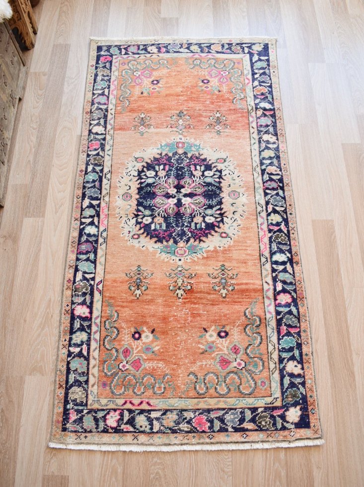 トルコ産ヴィンテージラグ トルコ絨毯 ギュネイラグ ウシャクラグ
