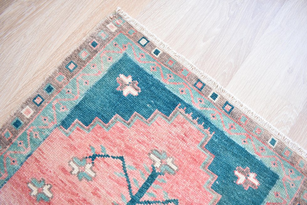 トルコ産ヴィンテージラグ トルコ絨毯 ウシャクラグ カイセリ絨毯 