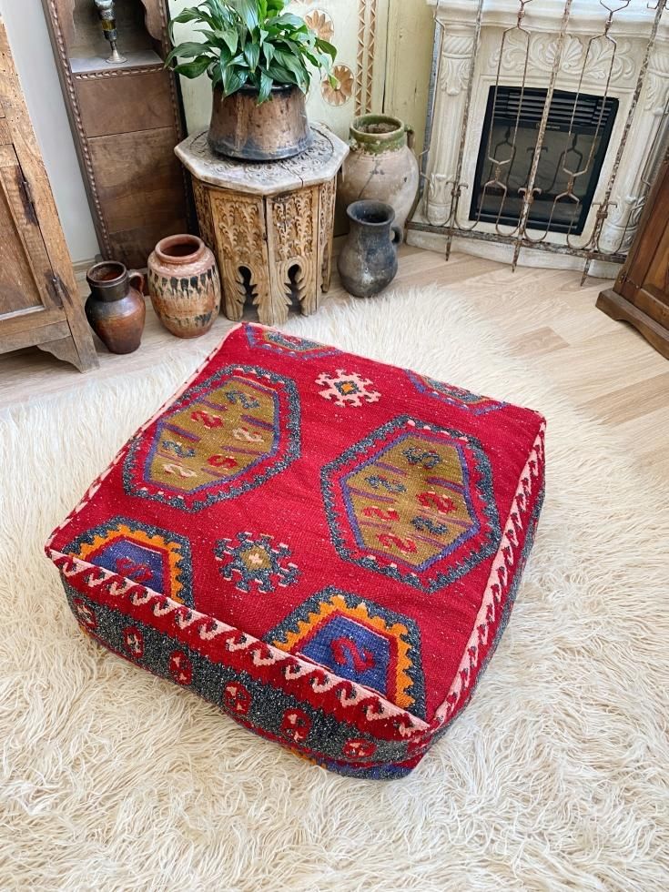 オールドキリムプフ Kilim Poufs カルスキリムプフ