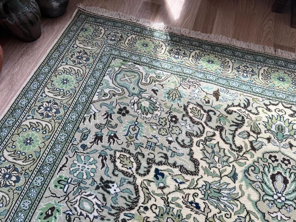 あなたにおすすめの商品 トルコ カイセリ産 ウールペルシャ絨毯 226