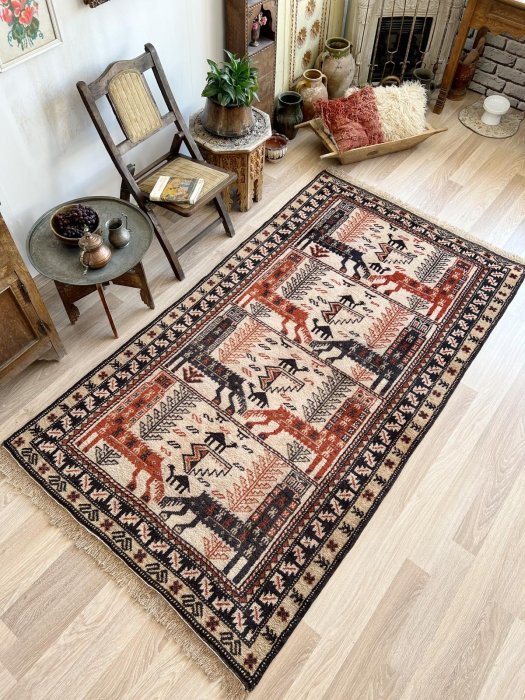 珍しいデザインのオールド トルコ絨毯 約227×130