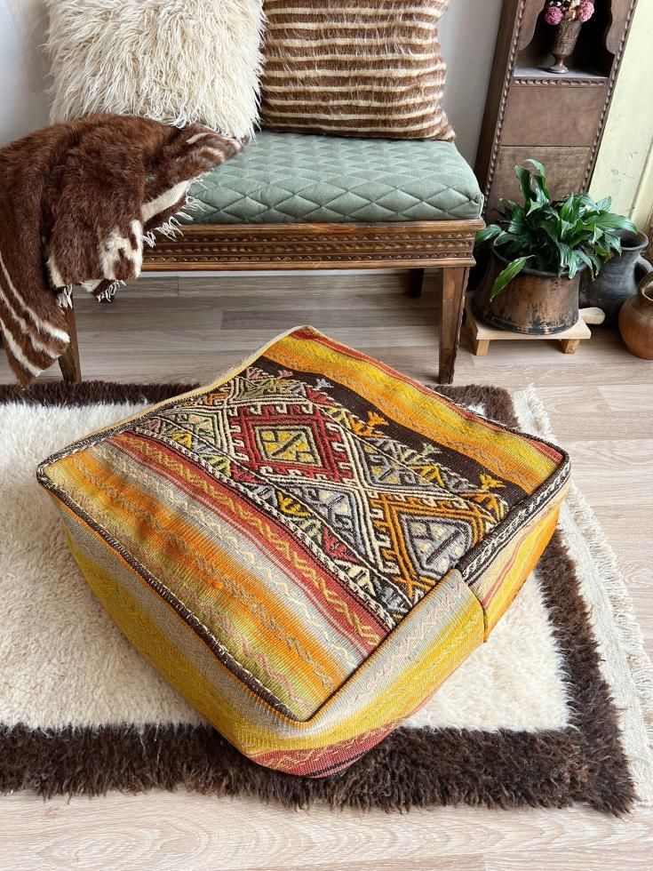Kilim Desings オールドキリム プフ kilim pouf