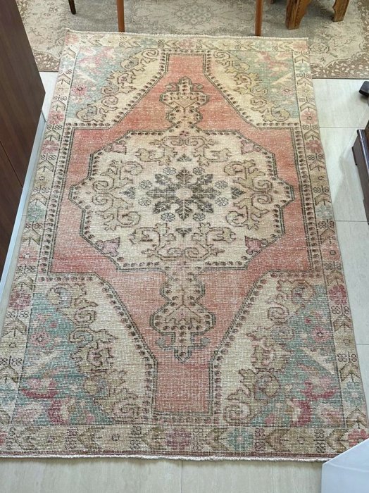 <img class='new_mark_img1' src='https://img.shop-pro.jp/img/new/icons13.gif' style='border:none;display:inline;margin:0px;padding:0px;width:auto;' />Vintage Avanos Rug 231×131